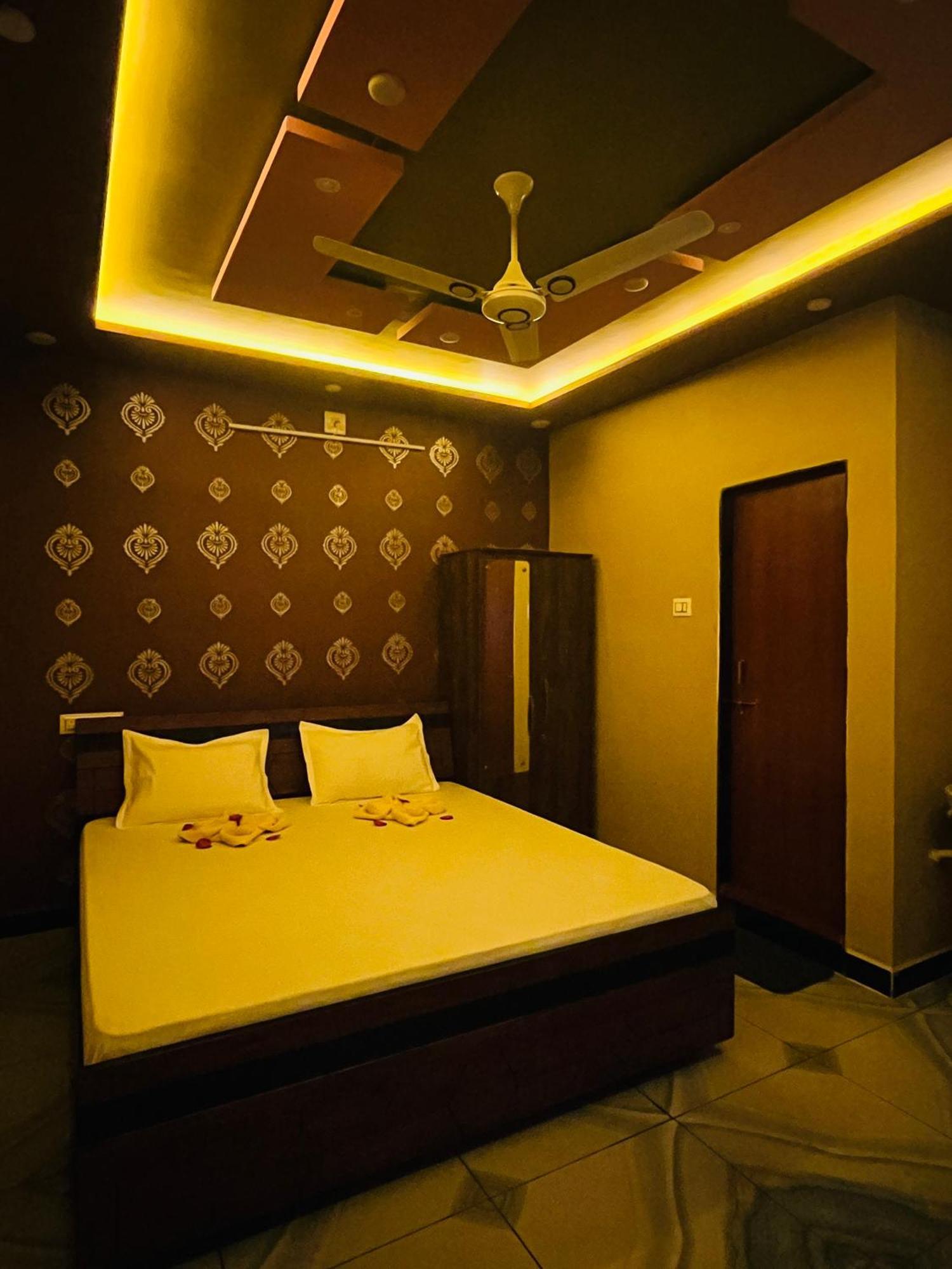 Kamdhenu Home Stay Garudeshwar Exterior photo