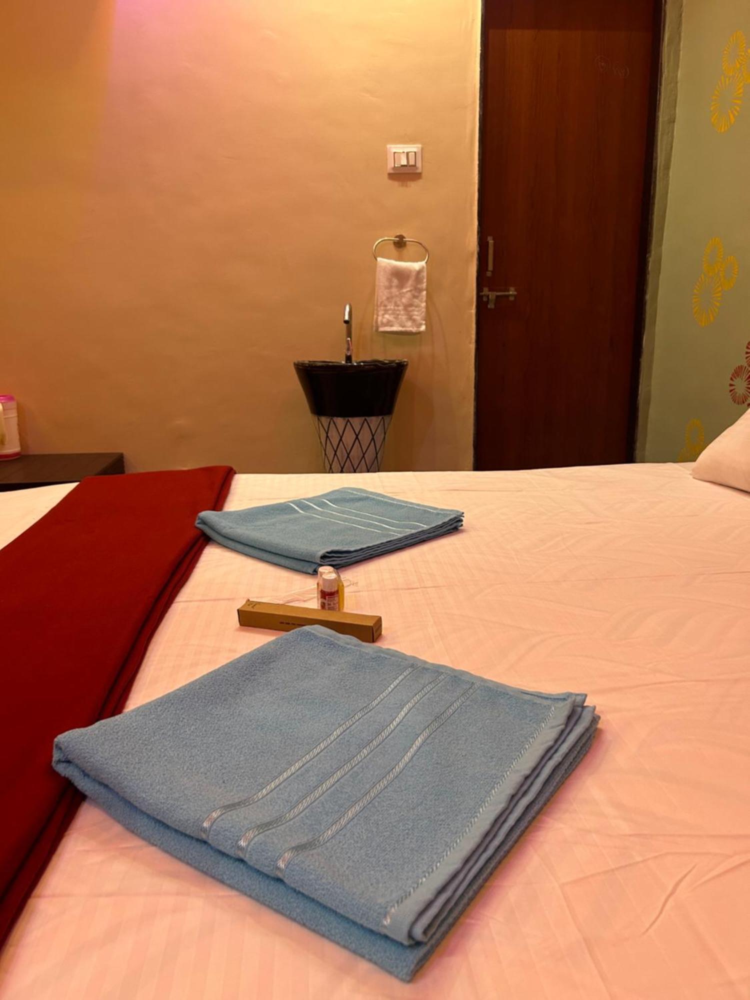 Kamdhenu Home Stay Garudeshwar Exterior photo
